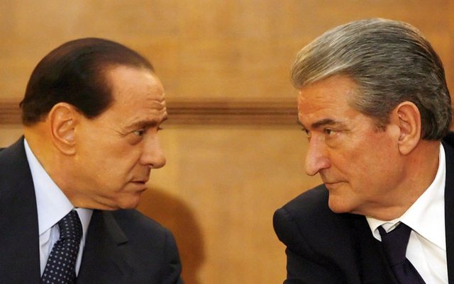 Vdekja e Berlusconi-t/ Ja çfarë bëri Berisha në konferencën për shtyp (VIDEO)